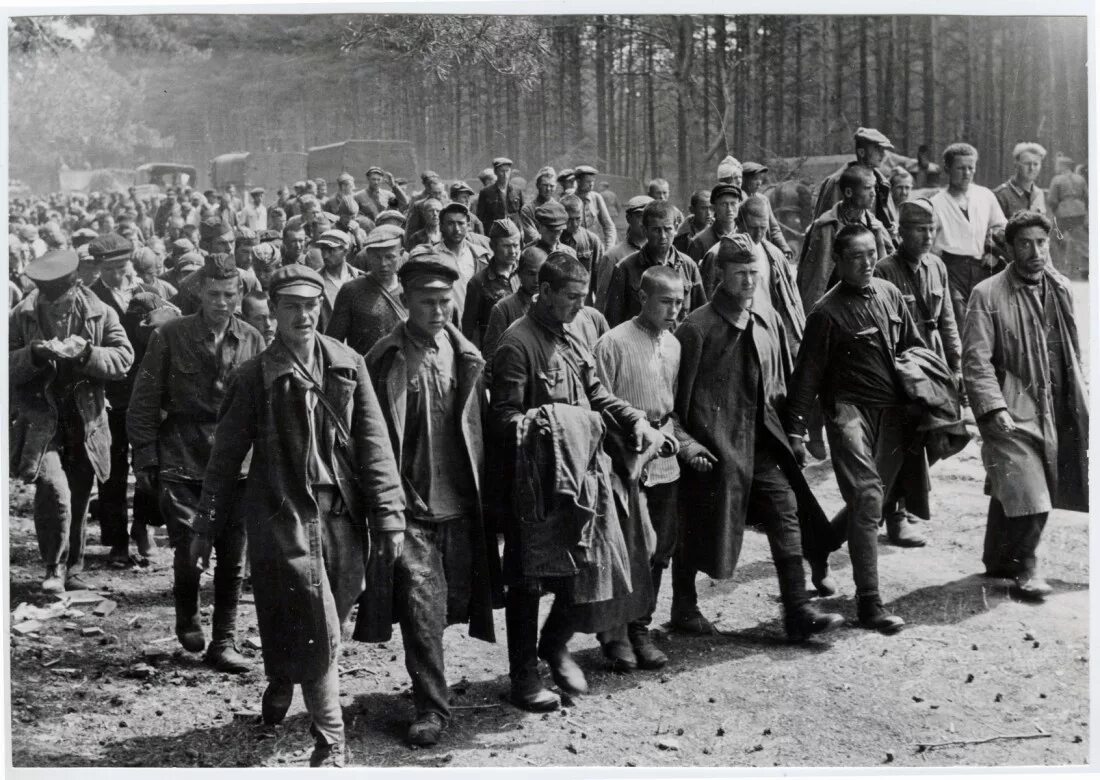 Попадет в плен к французам. Пленные второй мировой войны 1941-1945. Советские военнопленные 1945. Лагеря военнопленных в 1941.