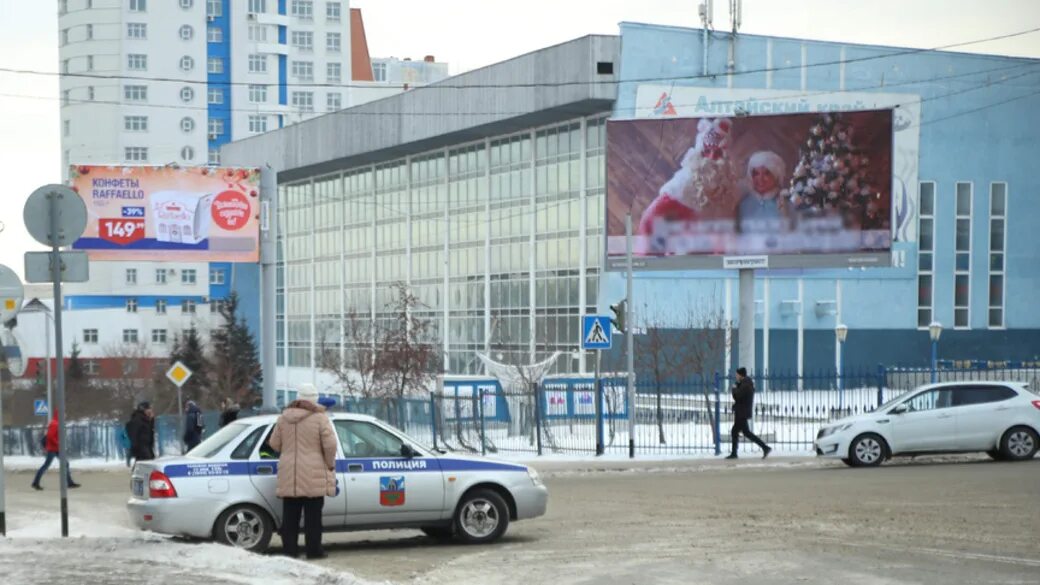 1 канал барнаул прямой. ТВ город Барнаул. Билборд Барнаул. Рекламные щиты в Барнауле. Барнаул 2005.