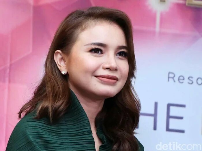 Rossa solym ann. Rossa solym ann. Indonesian singer 2000s. Rossa roslaina hot. Rossa roslaina hot.