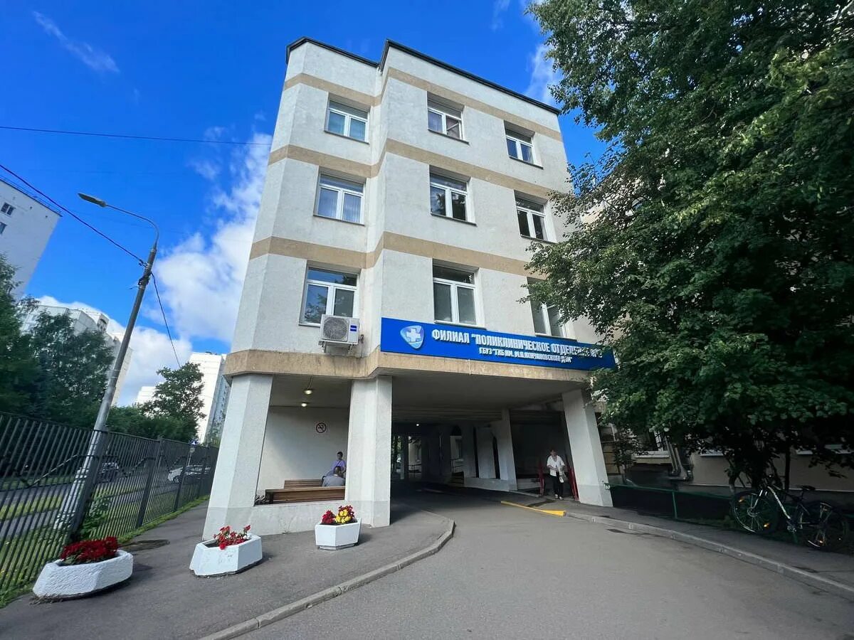 348а зеленоград поликлиники. Зеленоград корпус 225 поликлиника. поликлиника на каштановой аллее. поликлиника 20 район зеленоград. больница здание.
