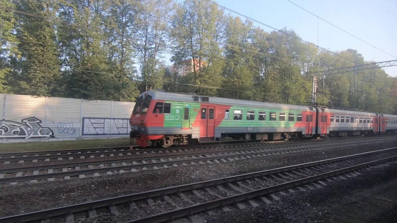 Москва ярославская александров 1. Эд4м Узуново. Электричек на станции Александров. Электричка Москва Александров. Александров (станция).