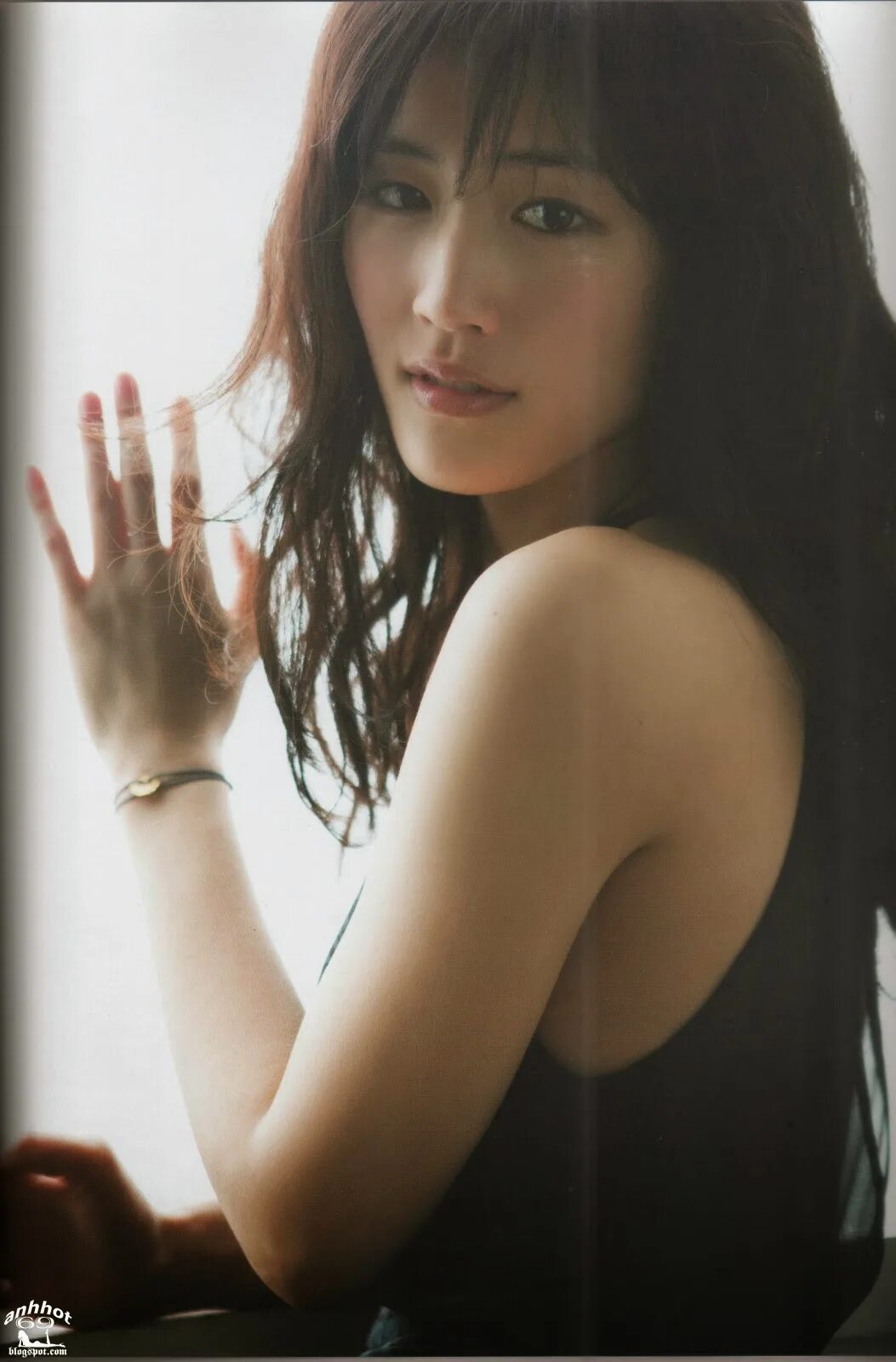 Харука аясэ. Харука Аясэ +18. Девушка 27 лет японка артистка модель Харука. Харука Аясэ в джинсах.