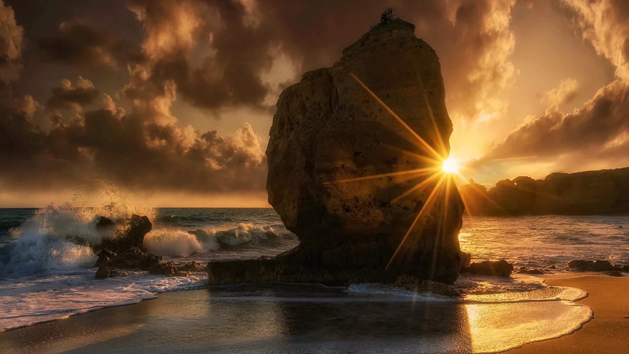 Вечер на море. Море. Белое море. Карибское море атлантический океан. Берег моря поздней осенью.