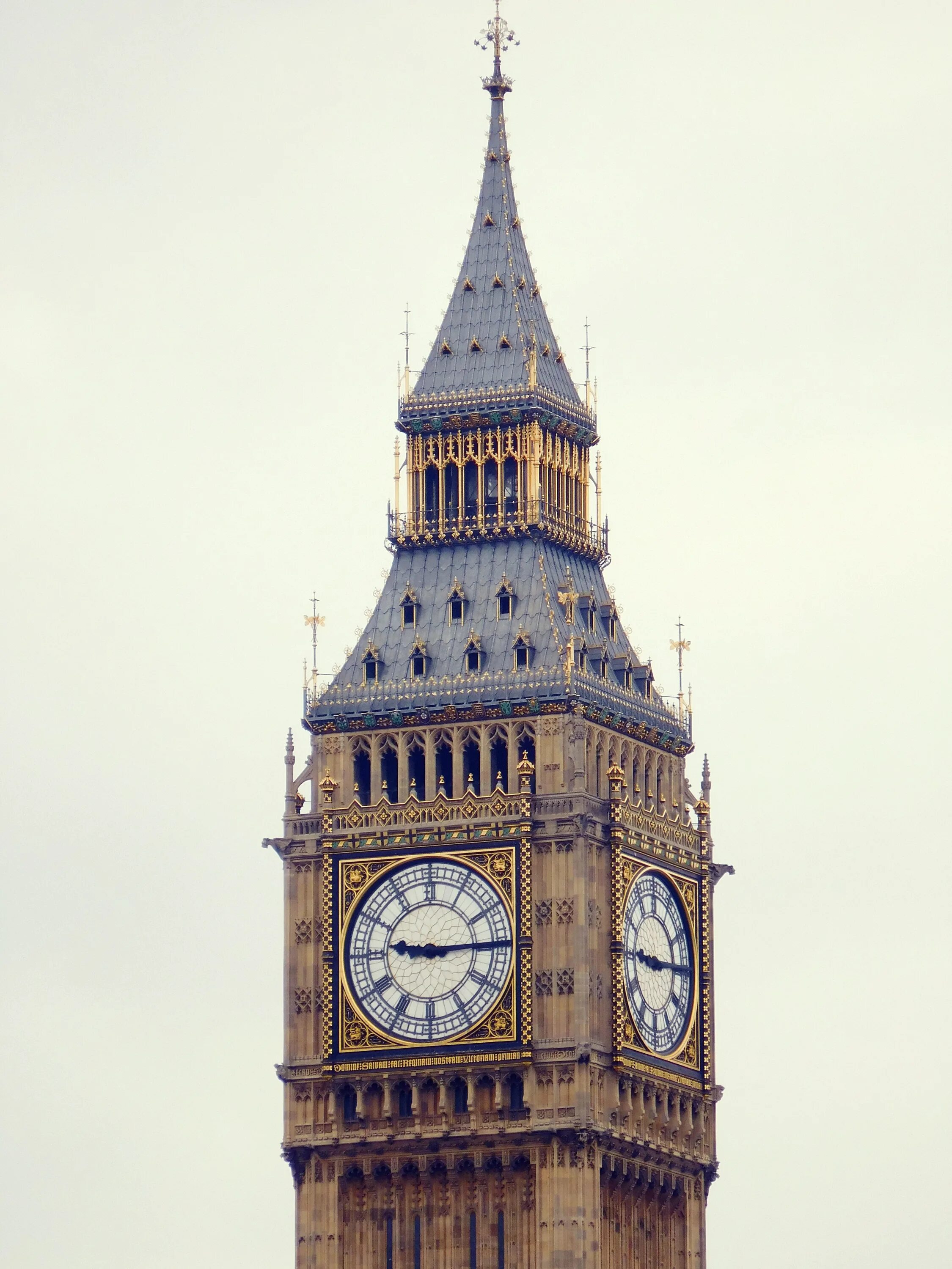 Watching britain. Биг-Бен (башня Елизаветы). Башня Биг Бен в Великобритании. Английские часы Биг Бен. Британии башня Биг-Бен символ.