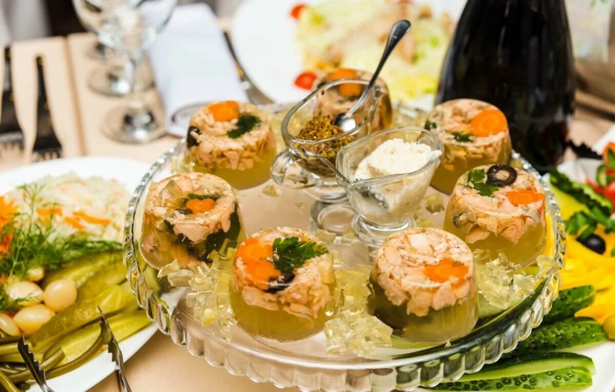 украшение новогодних блюд. оливье фьюжн. новогодняя подача блюд. необычная подача салатов. новогодние блюда.