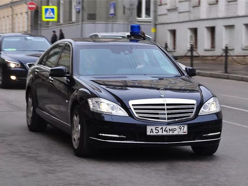 украинские номера вр. номера депутатов. номера депутатов на авто. Bmw 7 фсб. аурус 001 амр 97.