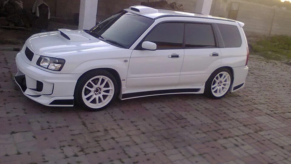 Subaru forester sg5 обвесы. Обвесы на субару форестер sg5. Subaru forester обвесы. Subaru forester обвесы. Субару сф5 белый.