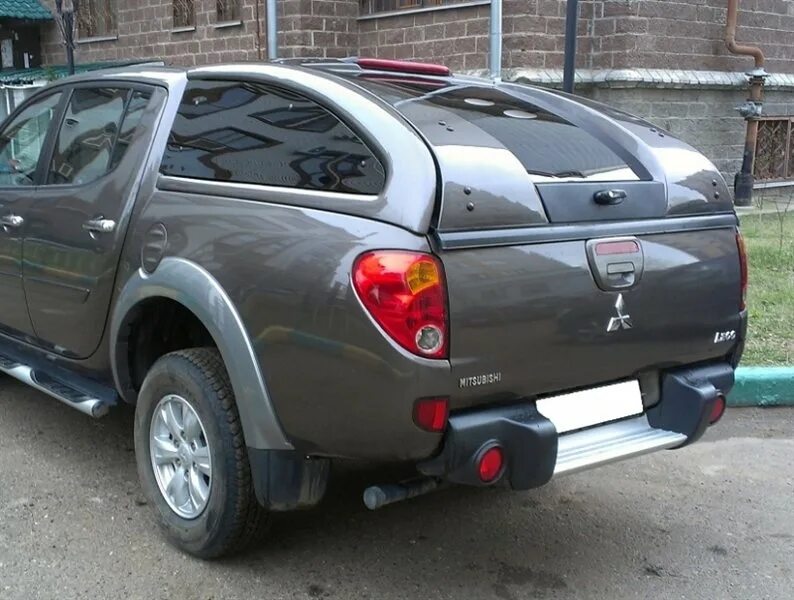 Кунг mitsubishi l200. Кунг для Мицубиси л200. Митсубиси l200 с кунгом. Mitsubishi l200 кунг. Экспедиционный кунг для Mitsubishi l200.