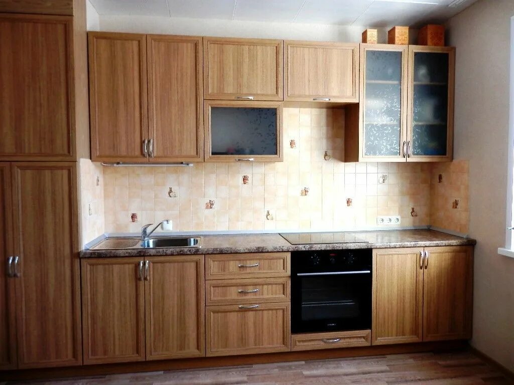 карамельная кухня с деревом. угловые кухонные гарнитуры под дерево. мдф отделка под дерево кухня. кухни мдф под дерево. кухни мдф под дерево.