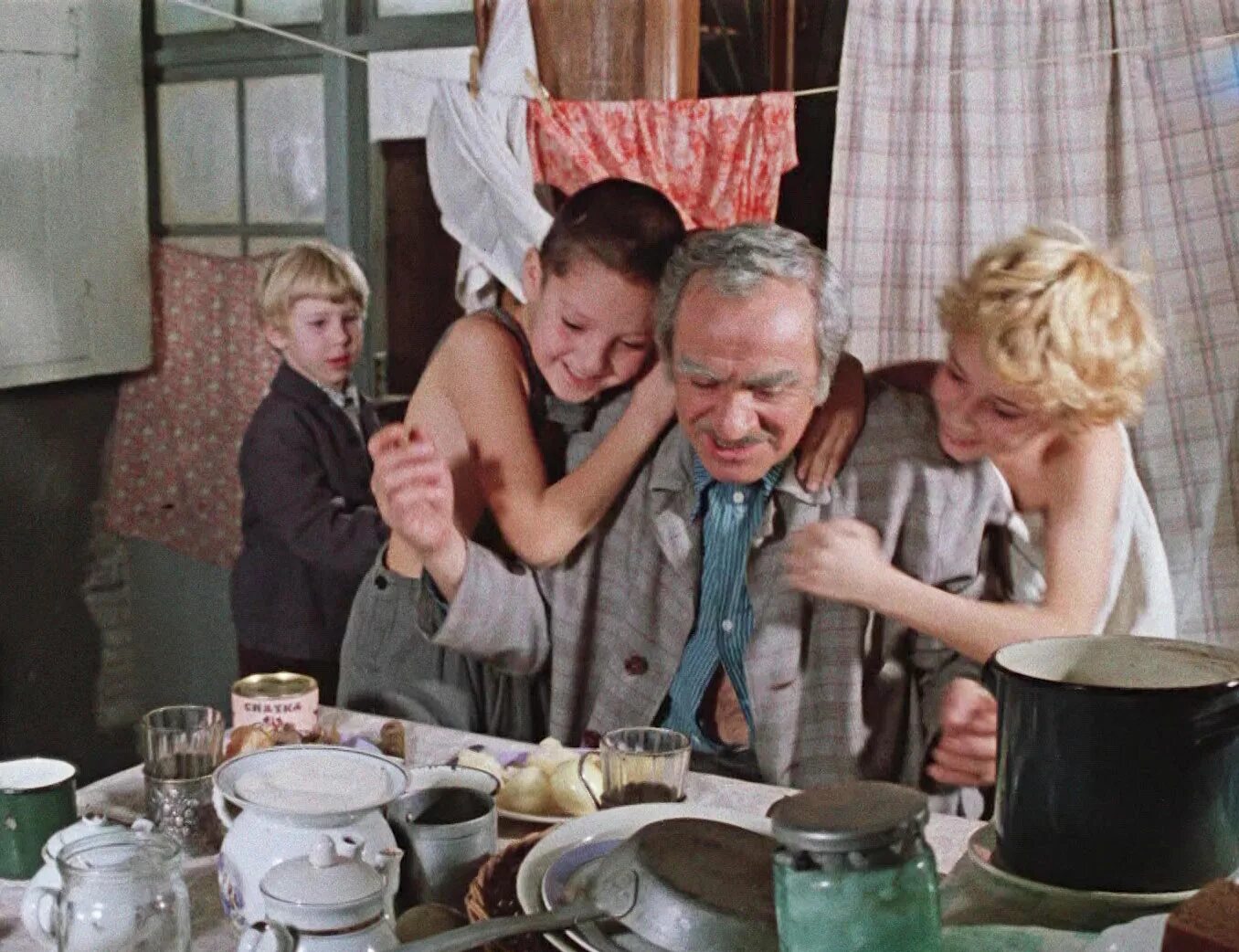 Место встречи решающая встреча. Чёрная кошка место встречи. Гузеева место встречи изменить. Место встречи решающая встреча. Место встречи нтв.