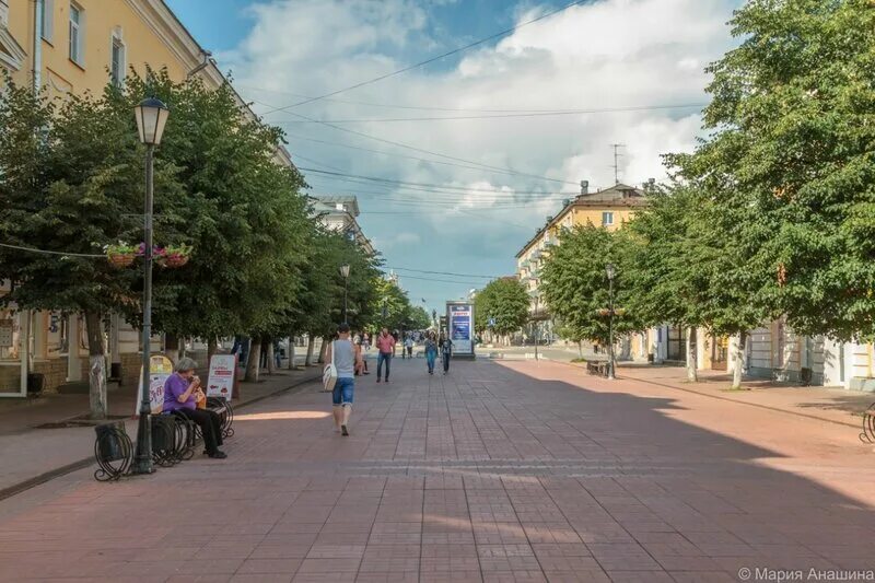 Трехсвятская 22. Тверской Арбат Трёхсвятская улица. Трехсвятская улица Тверь. Тверь пешеходная улица Трехсвятская. Арбат в Твери.