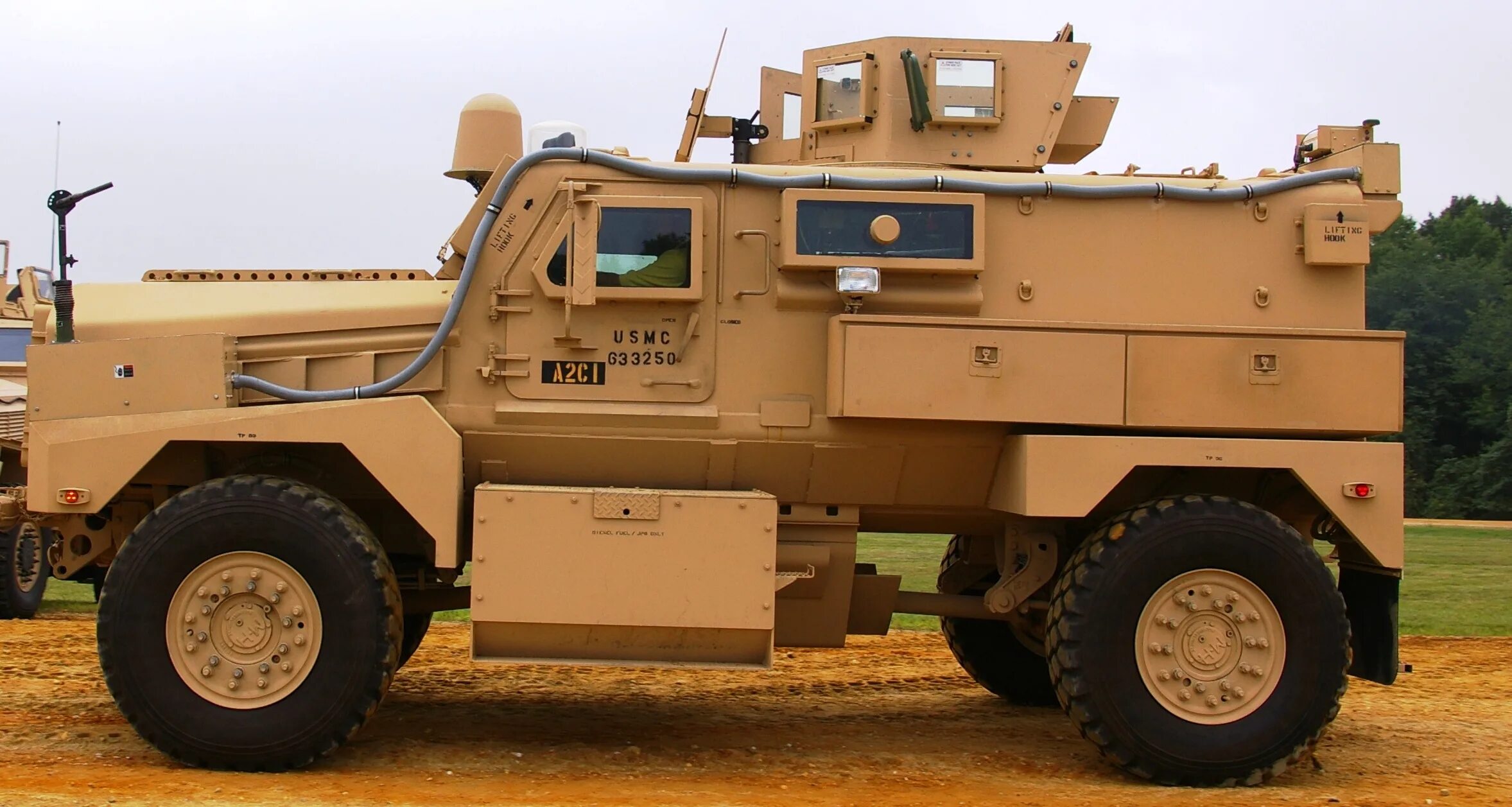 Кугуар 4. Бронеавтомобиль cougar 6x6 MRAP. MRAP cougar 4x4. Бронеавтомобиль MRAP cougar 4x4. США cougar 6x6 MRAP.