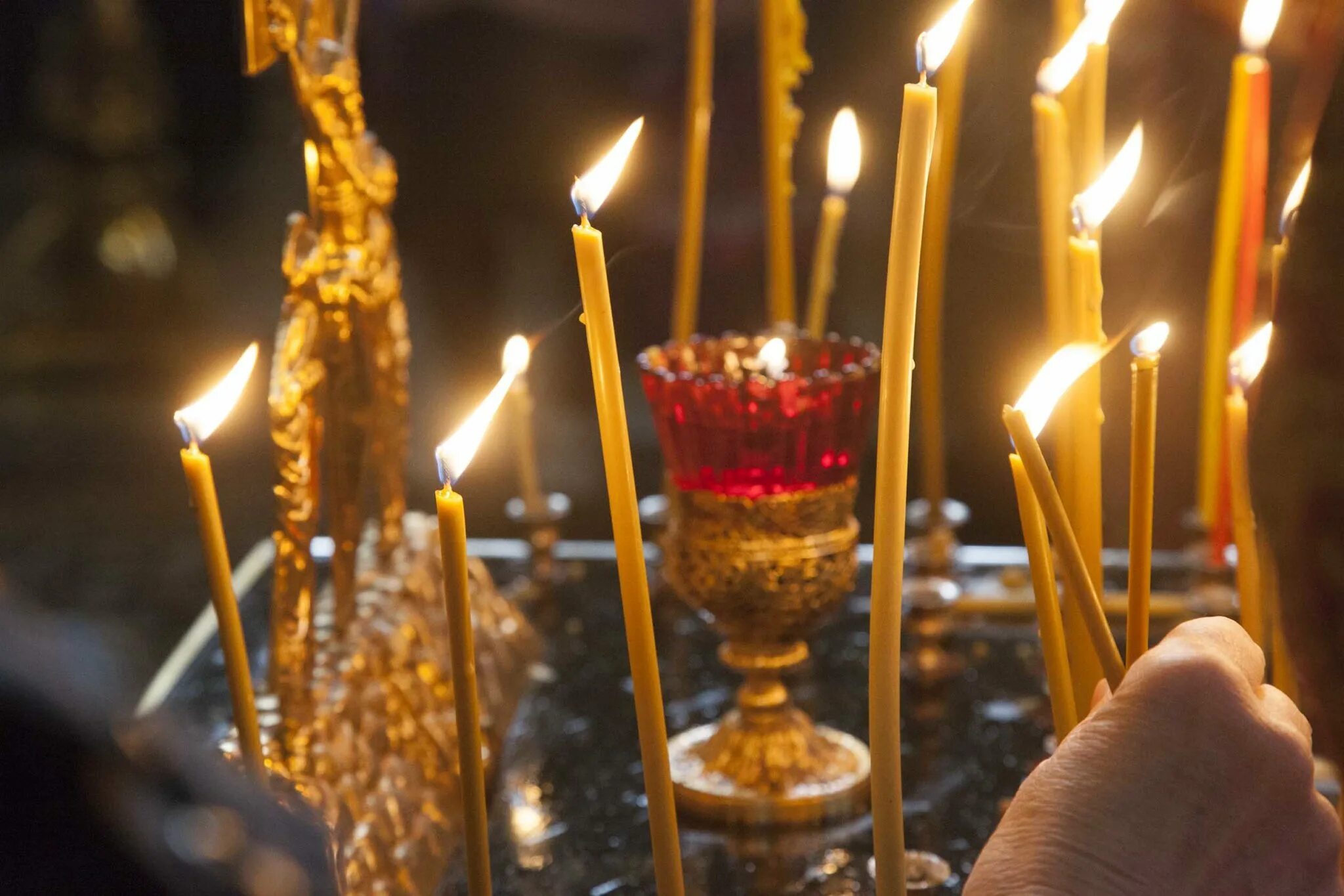 Заупокойное вечернее богослужение. Радоница поминовение усопших. Вечернее богослужение панихида. Родительская суббота фото. Радоница в 2022 году.