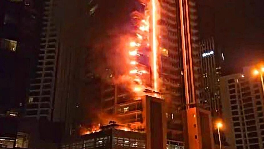 Бурдж-Халифа Дубай пожар. Пожар в Дубае небоскреб. Пожар в ОАЭ небоскреб. Высотка компании Emaar Дубай. Бурдж халифа сгорела