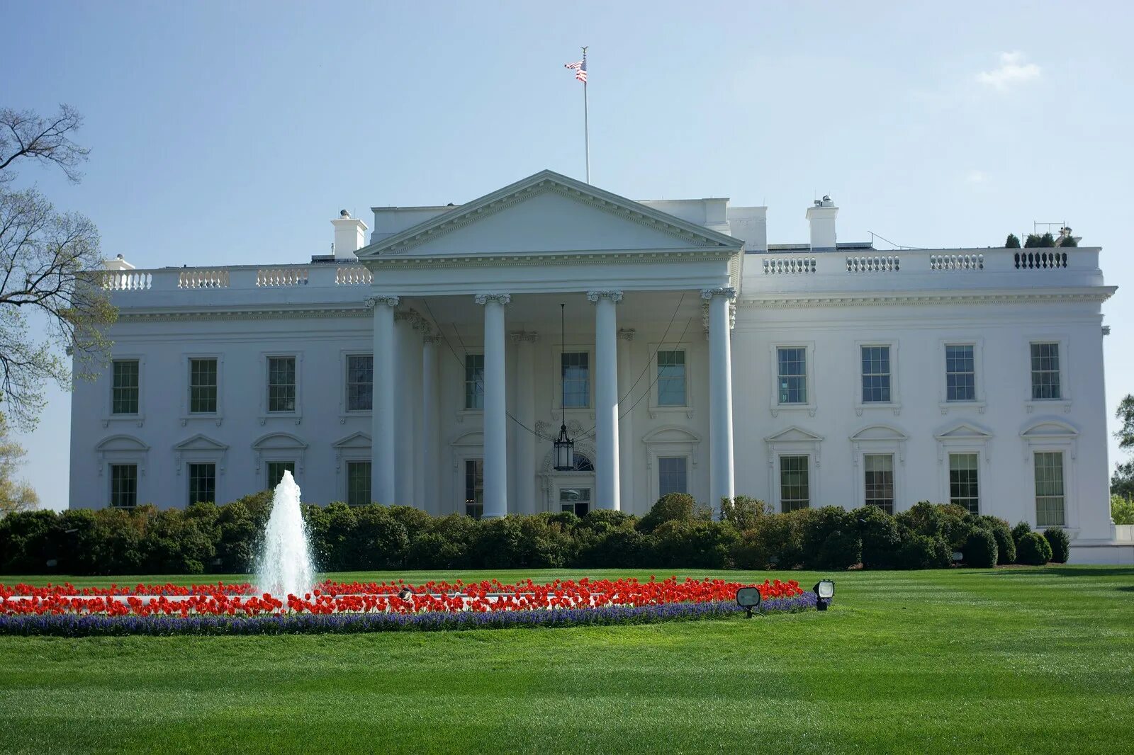 Білий як. Белый дом экскурсия. Белый дом США. Белый дом США ограда. Арка снаружи белого дома.