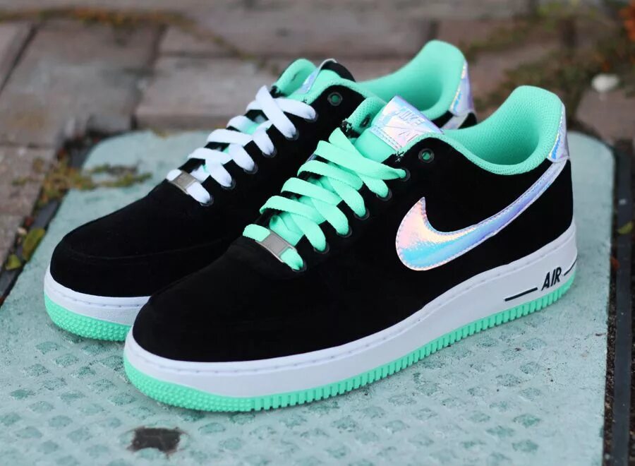 Святые найки. Nike Air Force 1 Black Green. Nike Air Force 1 Low. Nike Air Force 1 Low Black. Nike кроссовки Air Force 1 Low.