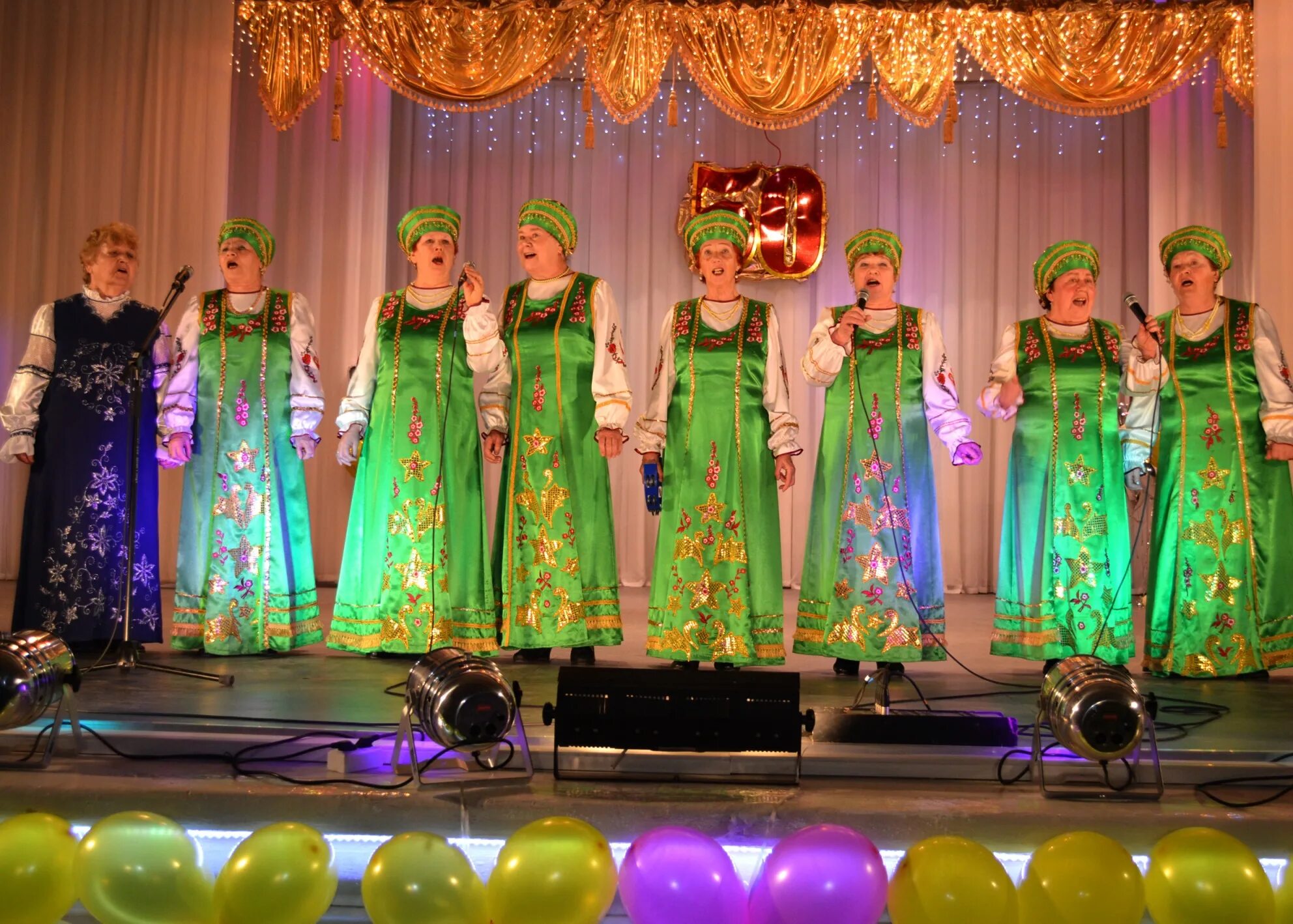 вокальный ансамбль децима новосибирск. костюмы для вокальной группы. платья для вокальной группы. песни для вокальной группы женщин. платья для вокальной группы женщин.