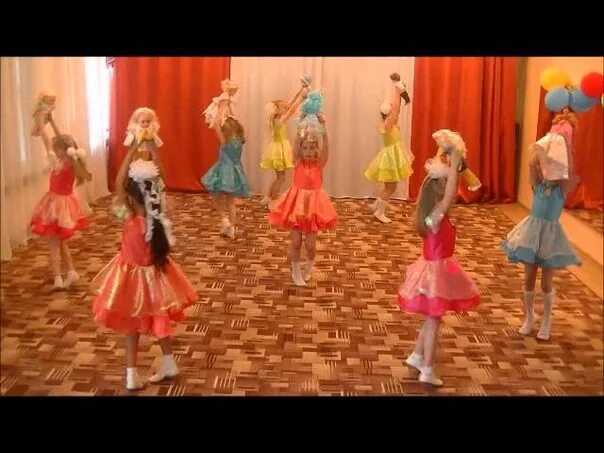 Танец кукол. Видео танцев кукол в детском саду. Танец кукол в детском саду видео. Костюм лялечки для танца. Танец кукол в детском.