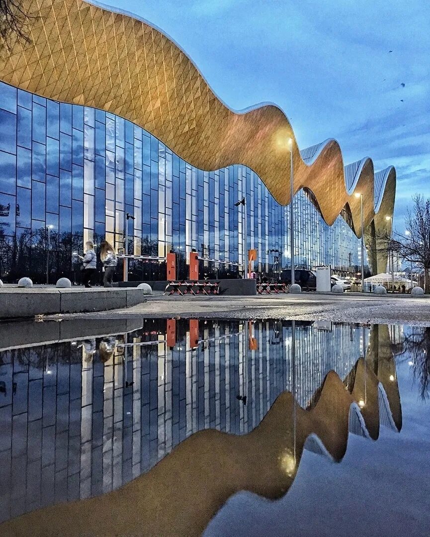 Палаццо питти флоренция интерьер. Дворец гимнастики ирины винер-усмановой в лужниках. Картинная галерея в питере эрмитаж. Мехико архитектура. Дворец изящных искусств мексика.