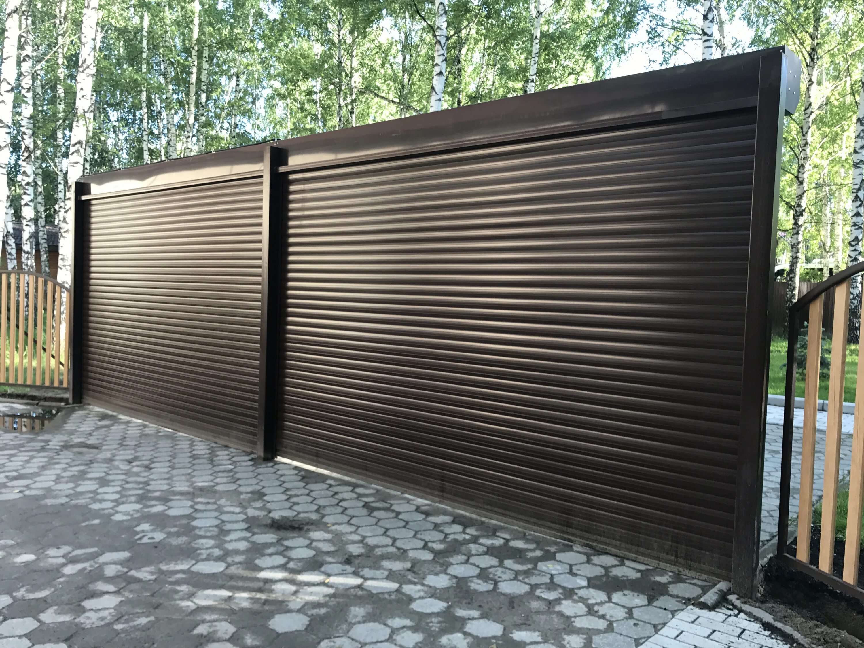 въездные роллетные ворота. ворота роллетные для забора. калитка алютех 77. калитка дорхан во двор. роллетные ворота 440х250.