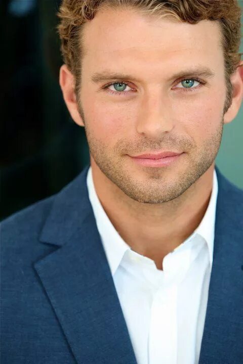 Is not an actor