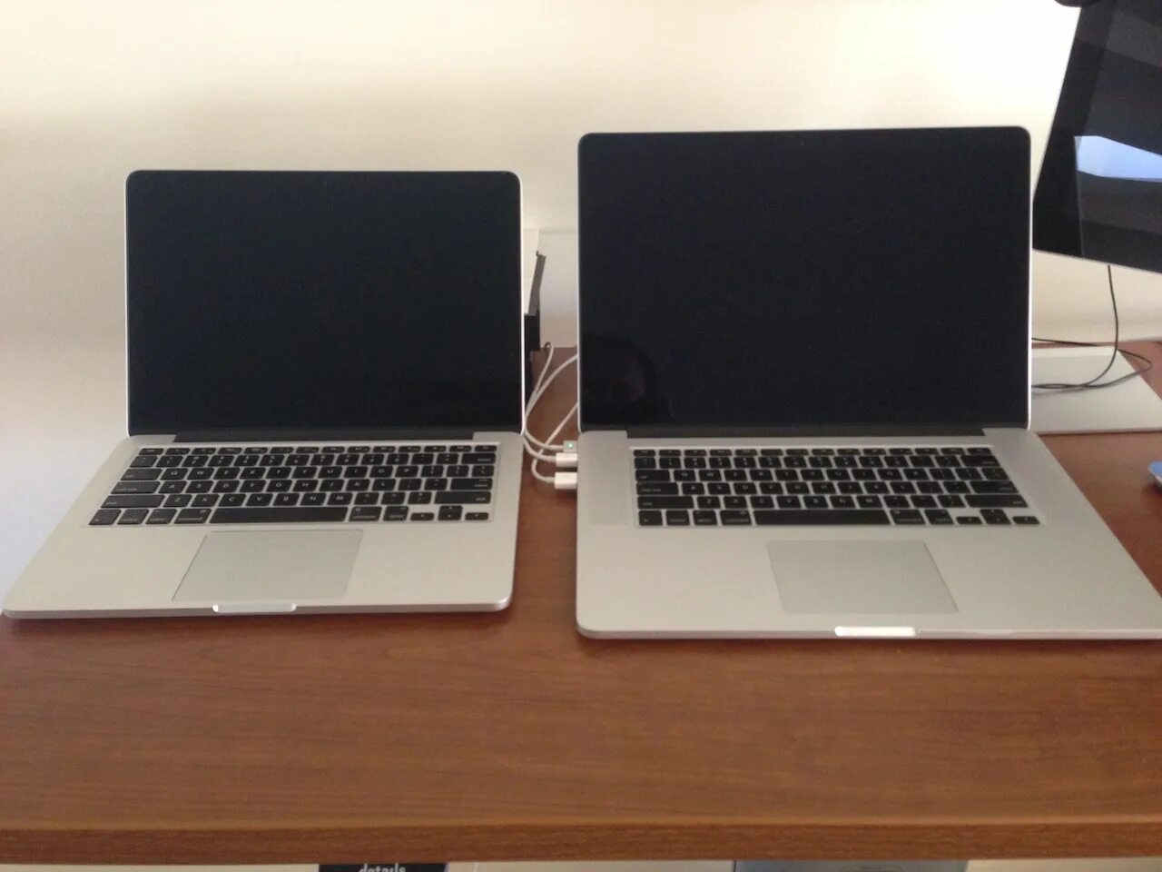 MACBOOK 16 vs 13. Макбук АИР 15 дюймов. MACBOOK Pro 13 vs 15. MACBOOK Pro 15 vs 17. Сравнение macbook 13