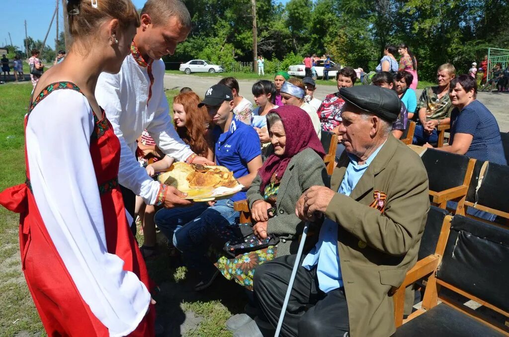 Панкрушихинская школа алтайский край. Директор панкрушихинской школы. Панкрушихинская школа алтайский край. Село панкрушиха алтайский край. Панкрушихинская школа.