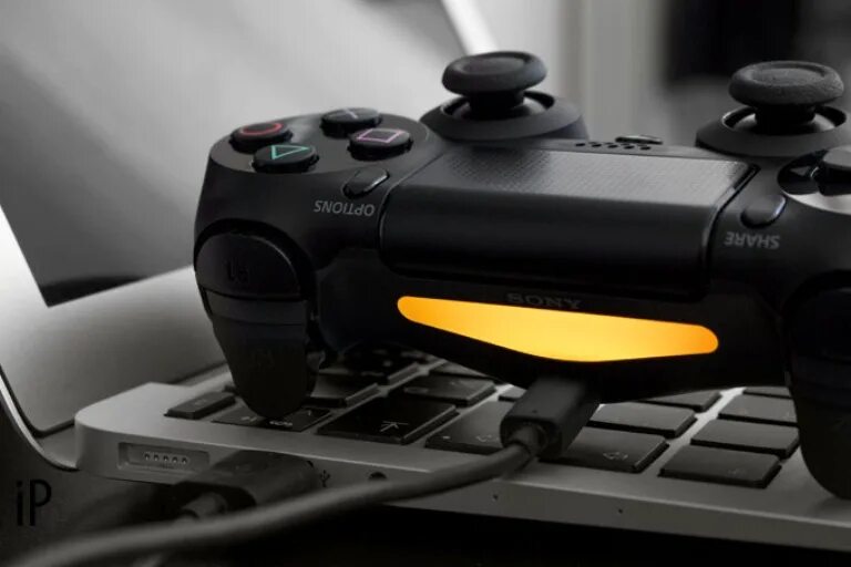 Зарядка для джойстиков ps4. Ds4 джойстик. Геймпад пс4 заряжается. Dualshock 4 Yellow. Джойстик горит красным