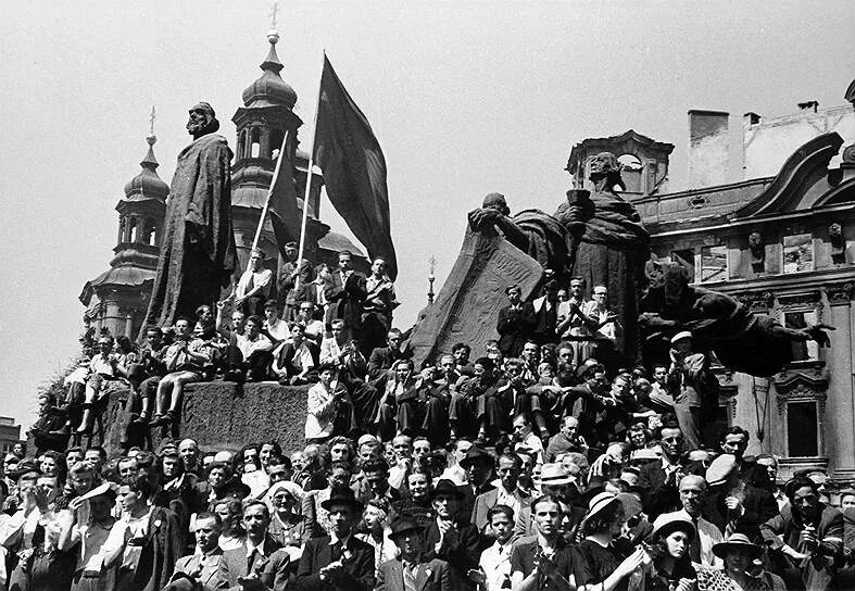 Фронт 5 мая. Прага восстание 5 мая 1945. Освобождение Праги 1945 РОА. Освобождение Праги советскими войсками. Антифашистское восстание в Праге.