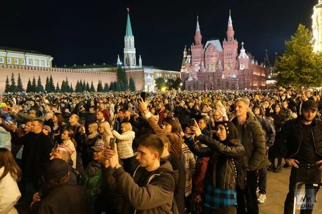 Как прошли праздники в москве. Красная площадь. Москва праздник. Площадь Москвы. Москва днем.