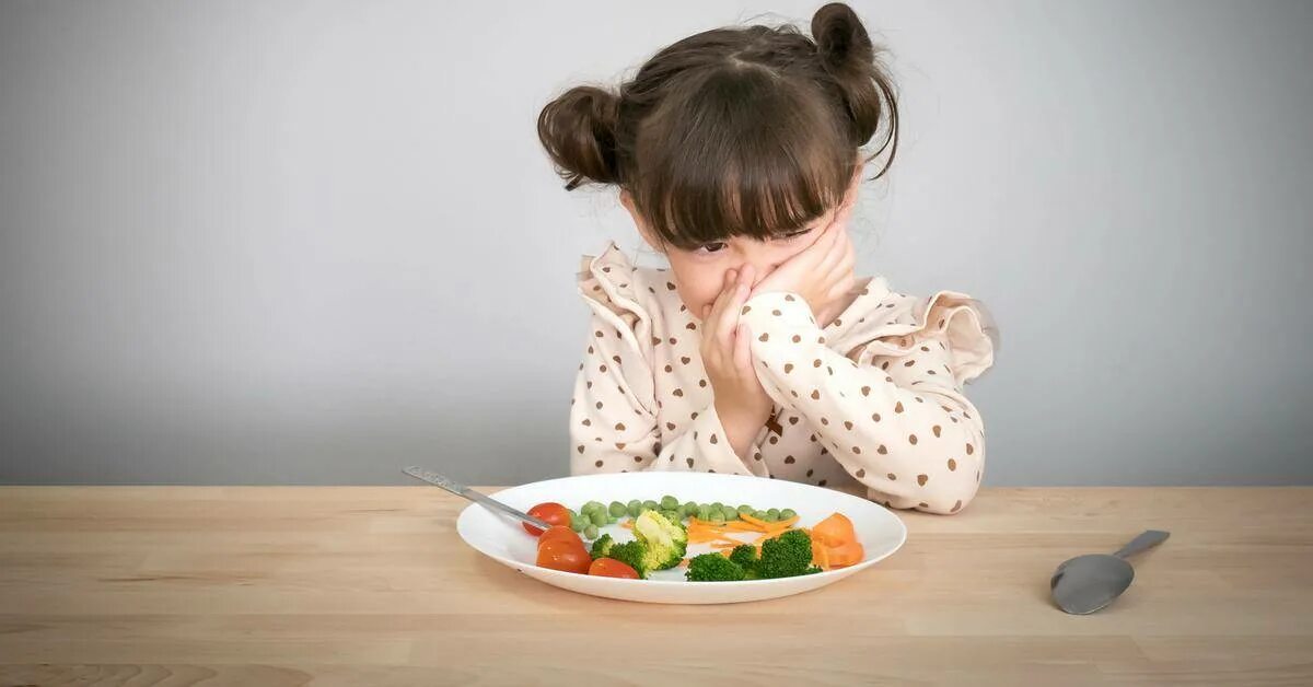 Ребенок отказывается от еды. Для аппетита ребенку. Ребенок отказывается от овощей. Как повысить аппетит у ребенка.