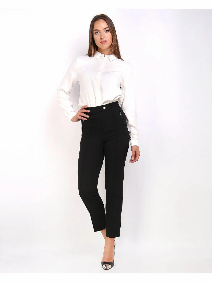 Белая кофта черные штаны. Блузка с брюками. Белая блузка с брюками. Белая блузка и черные брюки. Белая рубашка и брюки женские.
