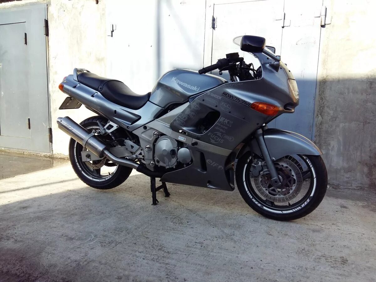 Kawasaki ZZR 400. Кавасаки ZZR 400. Kawasaki ZZR 400 1. Kawasaki zzr400 1996. Купить кавасаки ззр 400