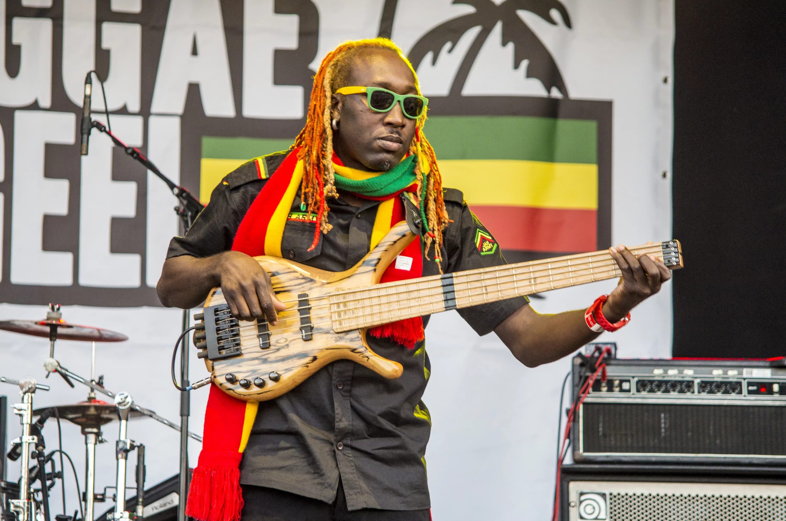 Ямайские музыканты регги. Боб Марли - ямайский музыкант стиля регги. Ямайка регги растаманы. Музыканты. Ямайки. Регги. Адепт культуры регги 5
