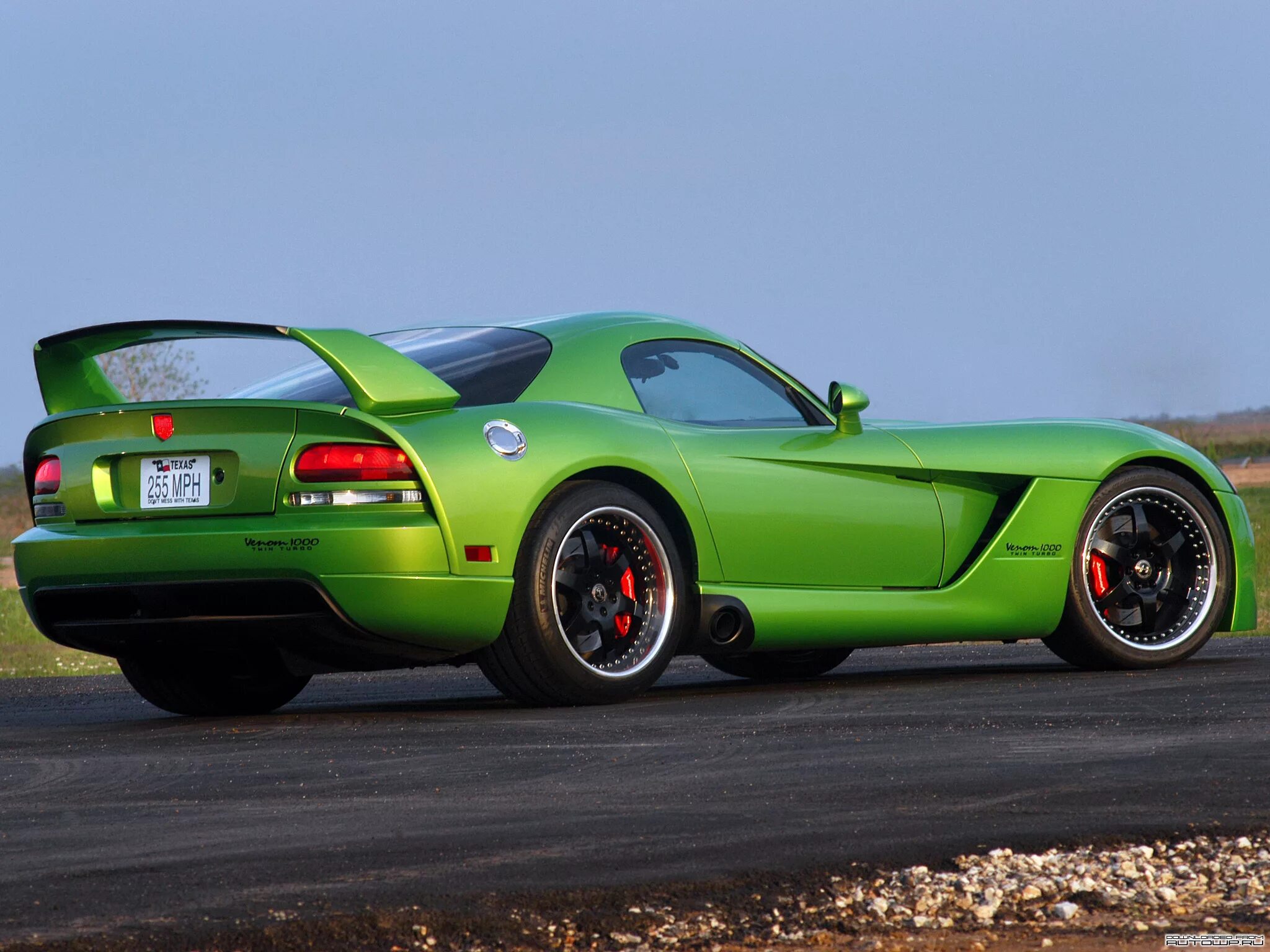 1000 автомобилей. Dodge Viper Hennessey 1000. Dodge Viper Venom 1000. Dodge Viper Venom 1000 Twin Turbo. Dodge Viper Hennessey Venom 1000 Twin Turbo.