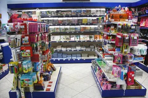Покупатели магазина канцтоваров