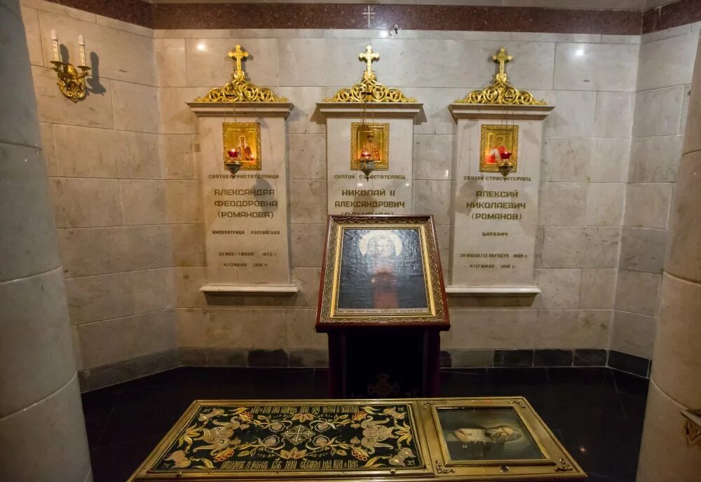 Храм николая 2 в екатеринбурге. Храм памятник на крови екатеринбург. Храм на крови екатеринбург. Храм на крови екатеринбург внутри. Места царской семьи екатеринбург.