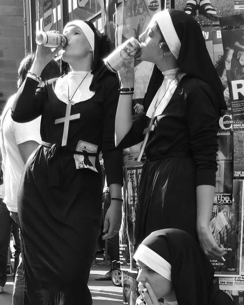 Retro nuns