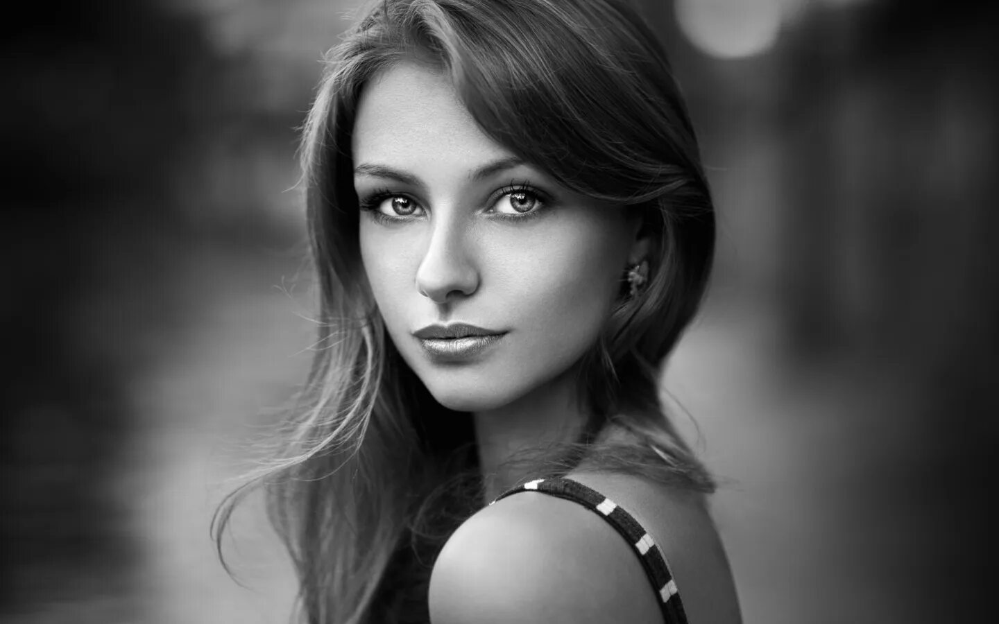 Белый портрет. Лодс Франк Лиа. Леа Кувилье. Портрет девушки. Фотопортрет.