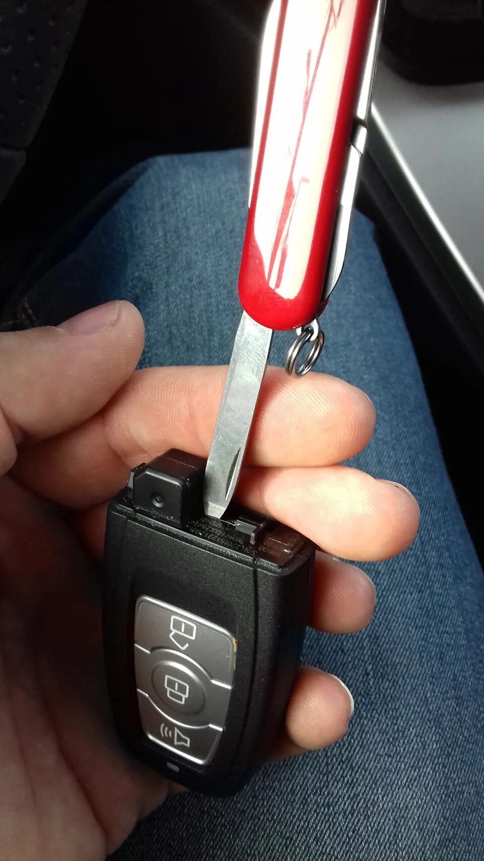 Как поменять батарейку в ключе хавал. Equinox chevrolet 2022 key. Ключ джили эмгранд х7. Haval смарт ключ. Автоключи сигнализация мастер 705.