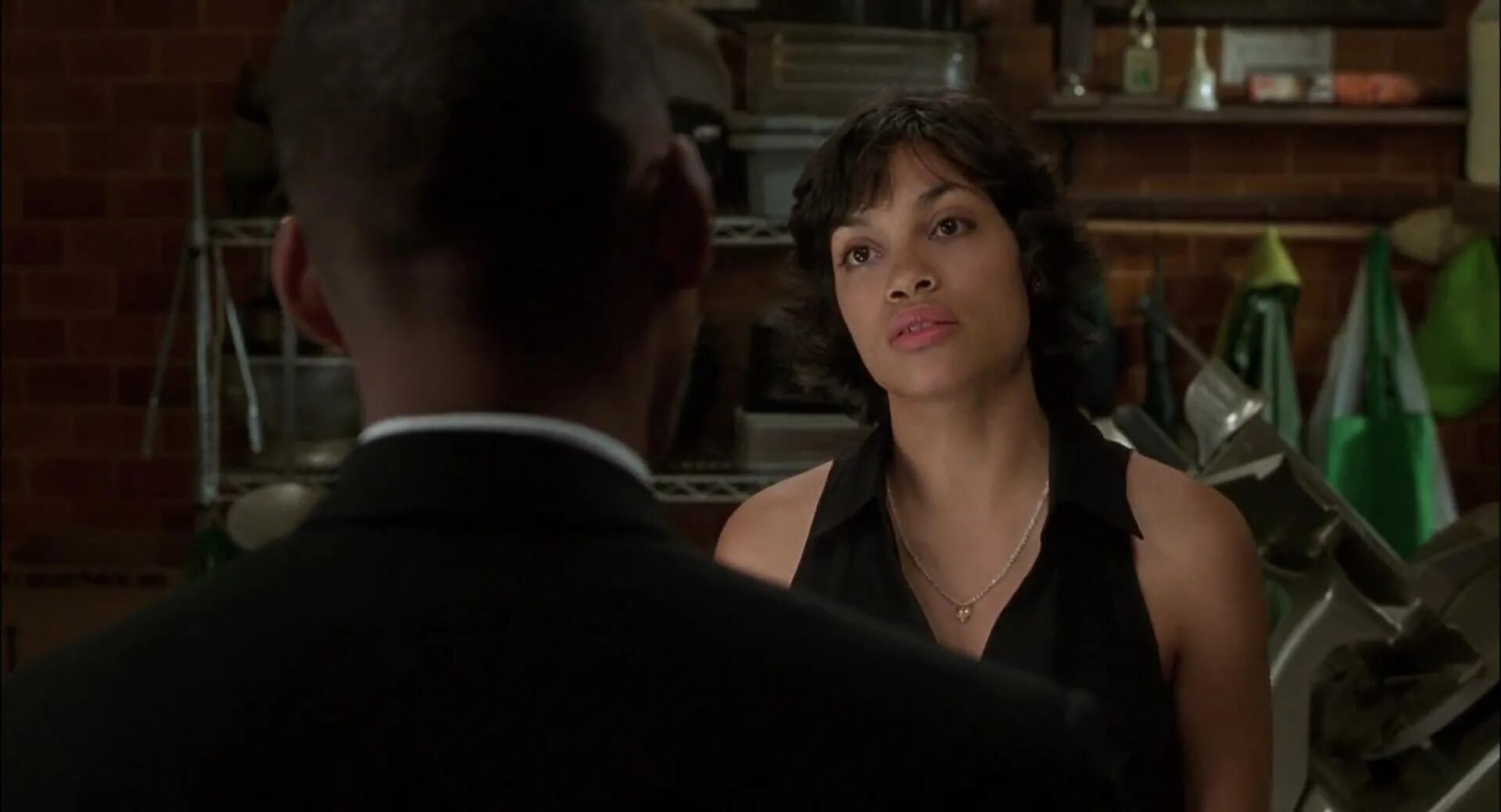 Лара флинн бойл люди в черном 2. Люди в черном 1996. Лвч 2. Люди в черном 1997. Люди в черном 2 инопланетянка серлина.