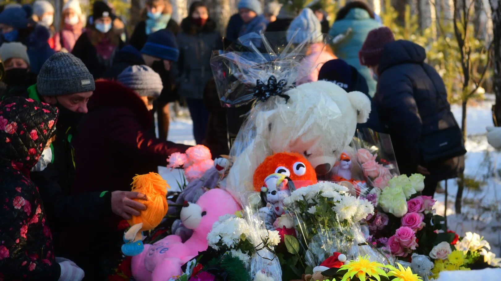 Происшествия в асбесте криминал. Похороны полины сковородченко. Асбест похороны. Асбест похороны. Прощание с лесом.