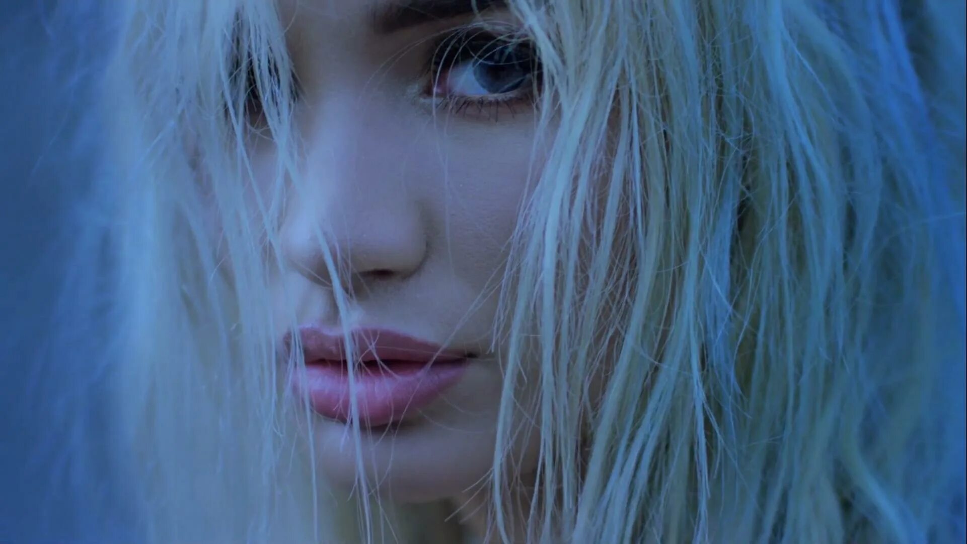 Mias feat. Chris Brown - do it again (ft. Pia Mia & Tyga). Pia Mia do it again. Pia Mia do it again ft. Chris Brown, Tyga Official Music Video. Pia Mia - do it again ft. Chris Brown, Tyga (Official Music Video) фото из клипа.