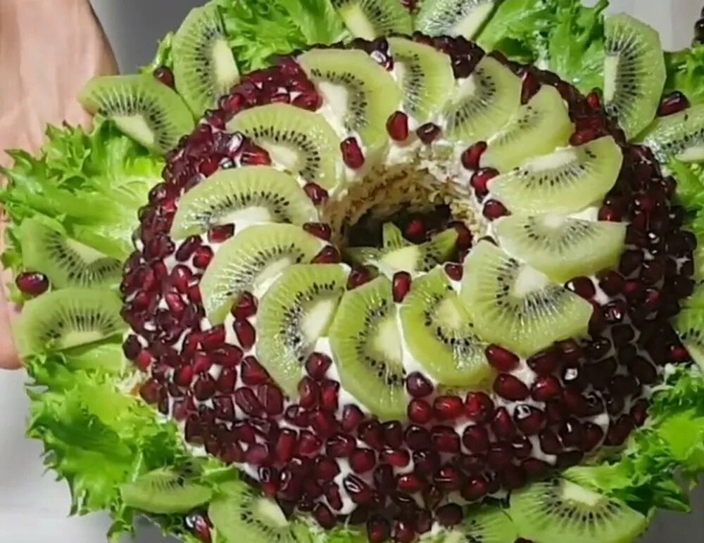 “дамский каприз” с гранатом и киви. “дамский каприз” с гранатом и киви. Салат киви гранат. Салат киви гранат. “дамский каприз” с гранатом и киви.