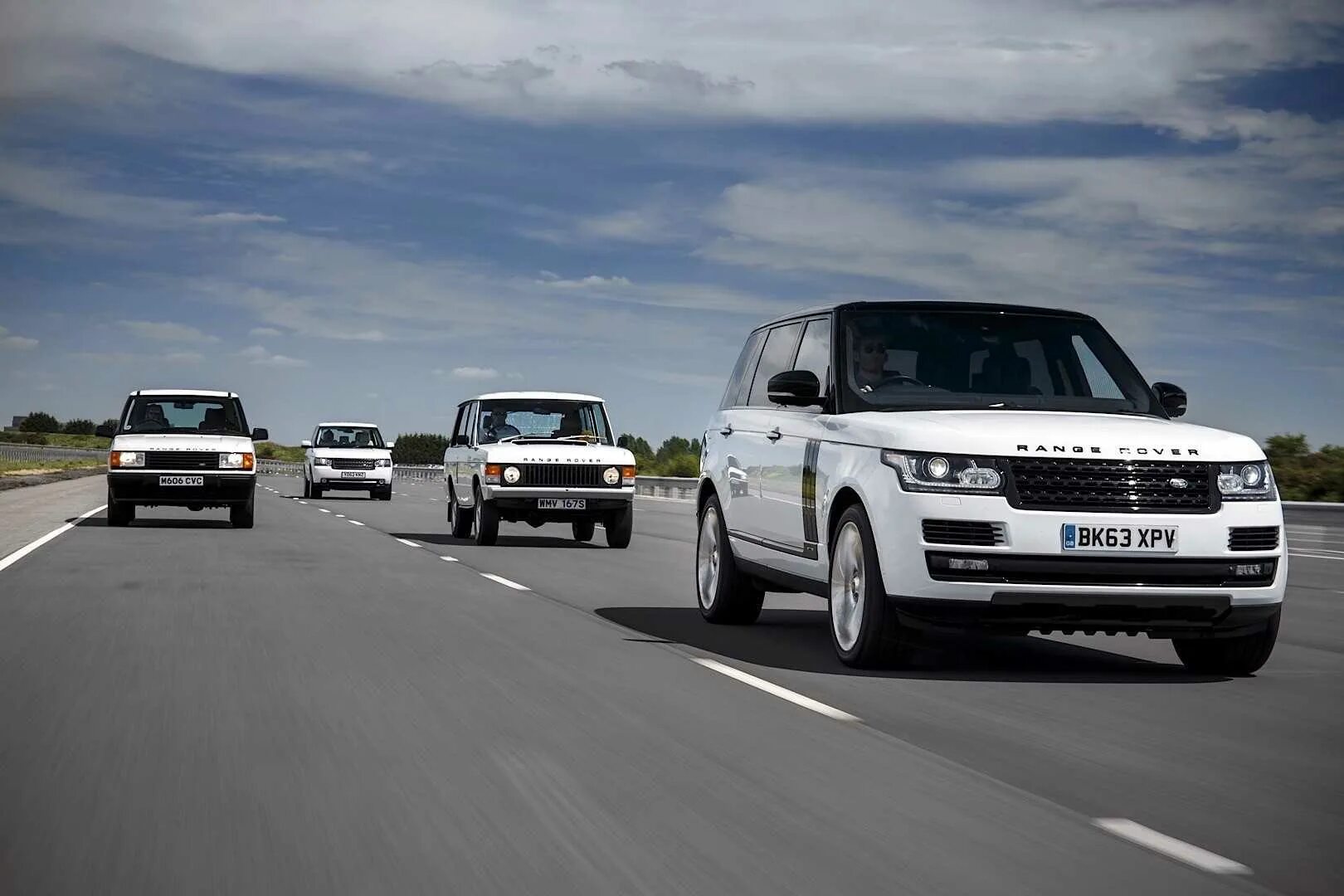 Ленд ровер страна. Ленд Ровер range Rover. Рендж Ровер поколения. Land Rover range Rover 1 поколение. Поколение ленд Ровер Рендж Ровер.