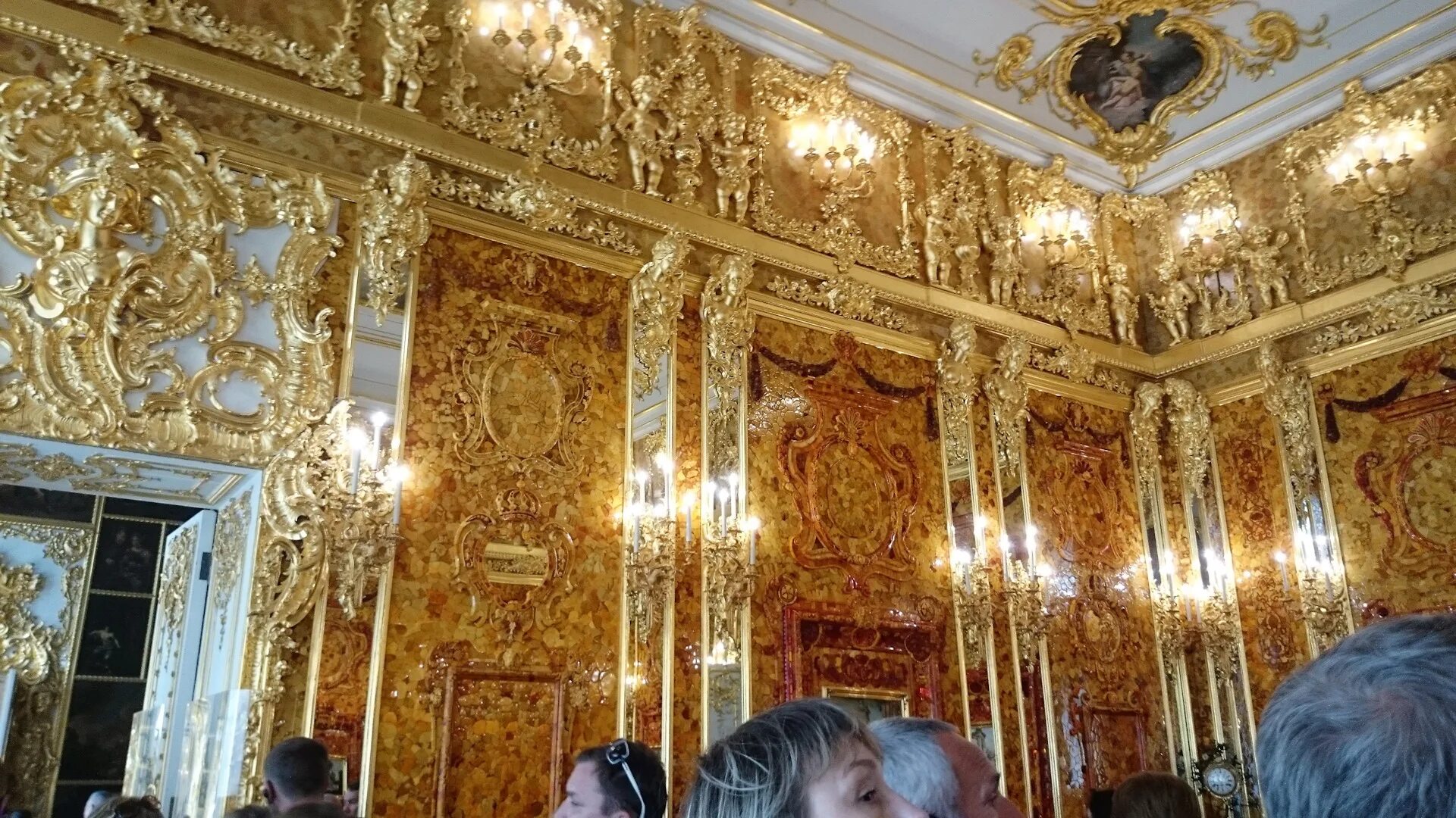Царское село янтарная комната. Тайна янтарной комнаты. Царское село янтарная комната. Пушкин екатерининский дворец янтарная комната. Дворец екатерины янтарная комната.