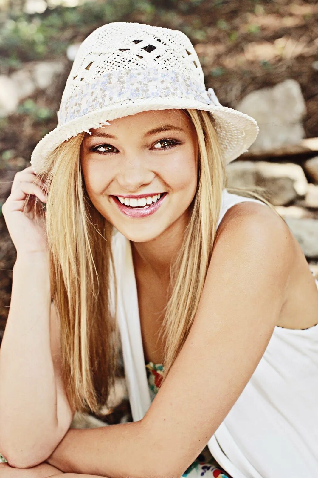 Olivia Holt. Olivia stpierre