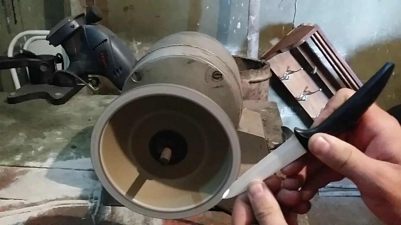 Заточка керамических ножей. Ножеточка для керамических ножей. Точим вещи. Кустарное производство в индии. Tormek svh-320.