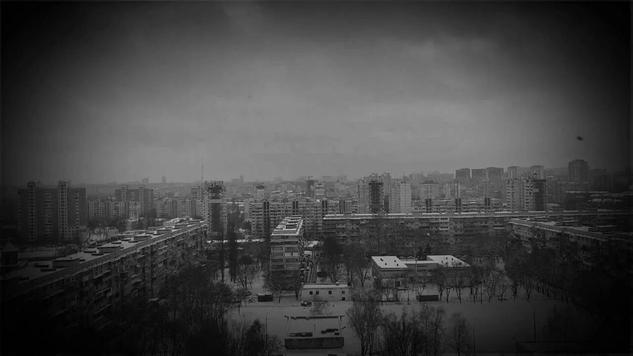 Однообразие будней 6. Серость будней. серый город россии. серость города. серость россии.