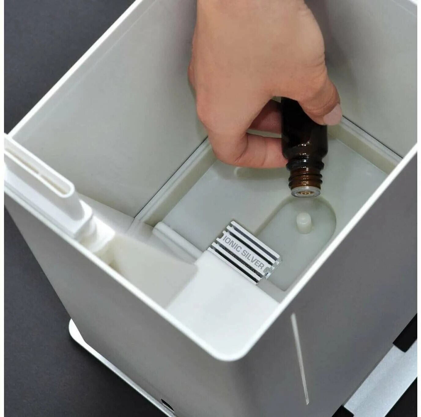 Куда заливать эфирное масло в увлажнитель воздуха. Аромакапсула для увлажнителя. Увлажнитель воздуха anton. Стадлер увлажнитель воздуха. Масло для увлажнителя воздуха.